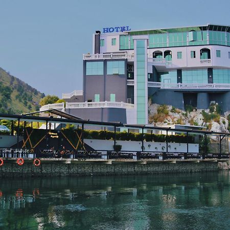 Prince Of Lake Hotel Canaj Екстериор снимка