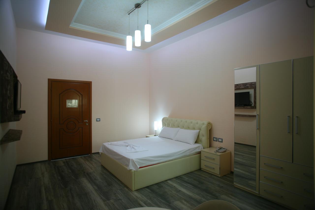 Prince Of Lake Hotel Shkodër Екстериор снимка
