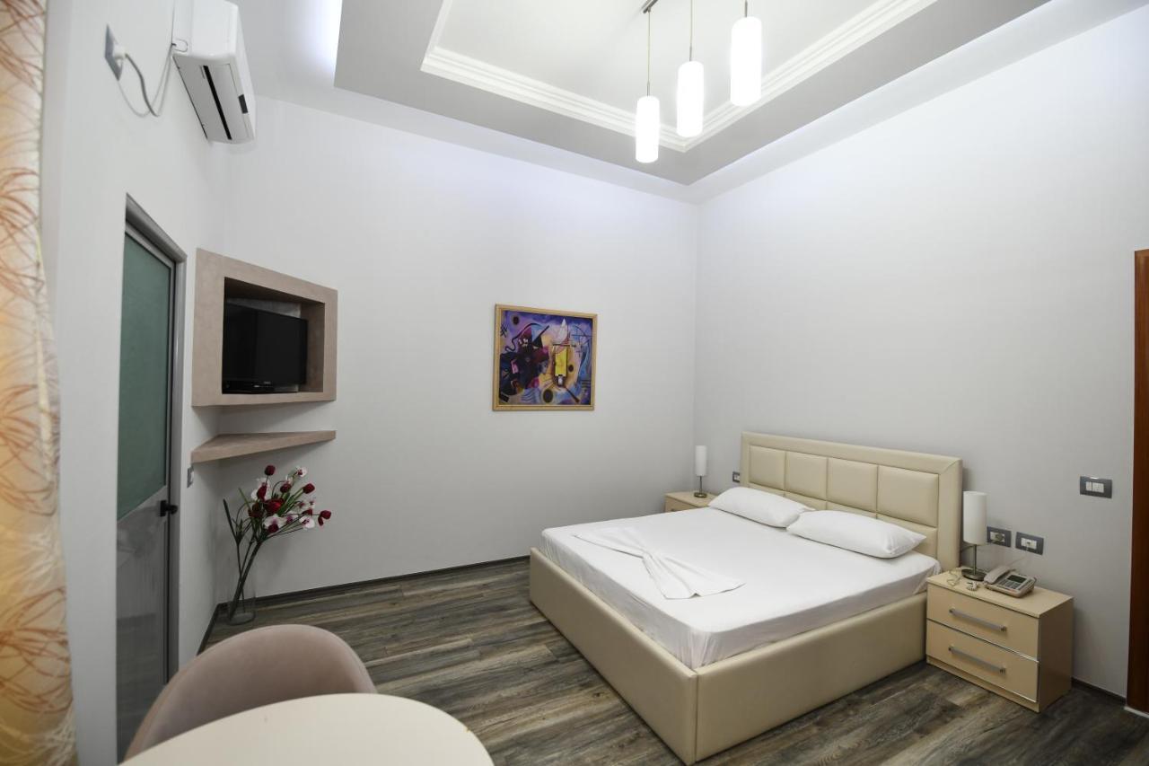 Prince Of Lake Hotel Canaj Екстериор снимка