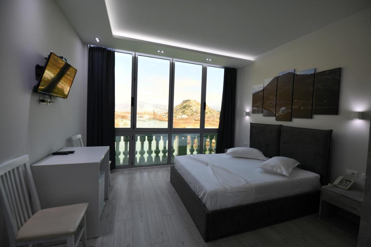 Prince Of Lake Hotel Canaj Екстериор снимка
